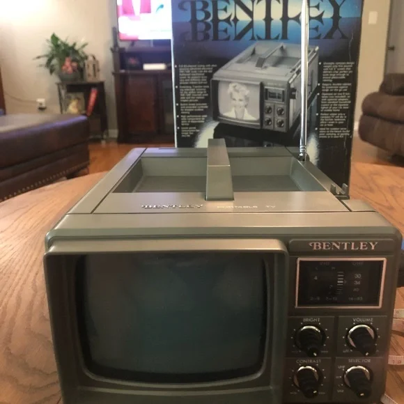 Portable 5” TV 😳 has not been tested as is